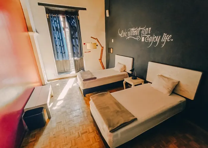 Regina Down Town Hostal *